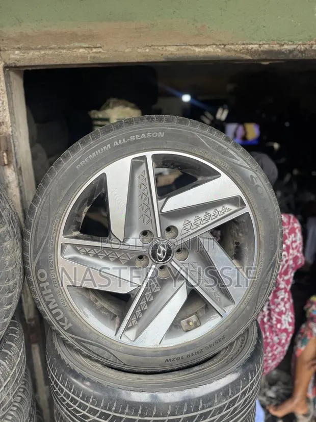Hyundai Rim · Photo 1