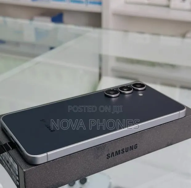 New Samsung Galaxy S25 FE 256 GB Black · Photo 1