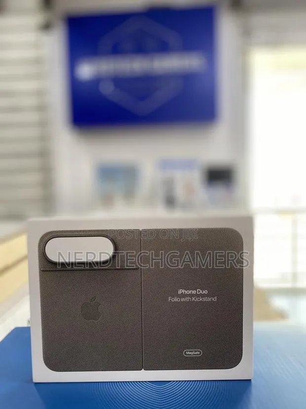 iPhone Duo Case · Photo 1
