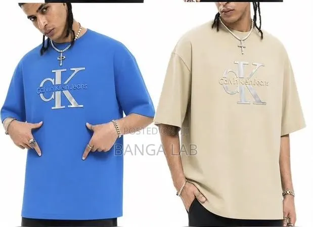 Round Neck T Shirt · Photo 1