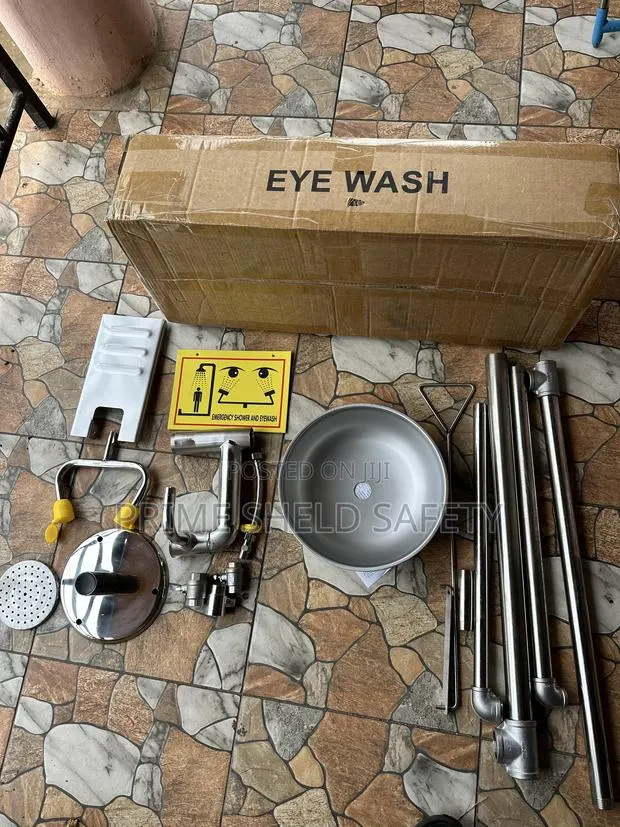 Emergency Eye Wash Station – Industrial Safety Equipment · Photo 1