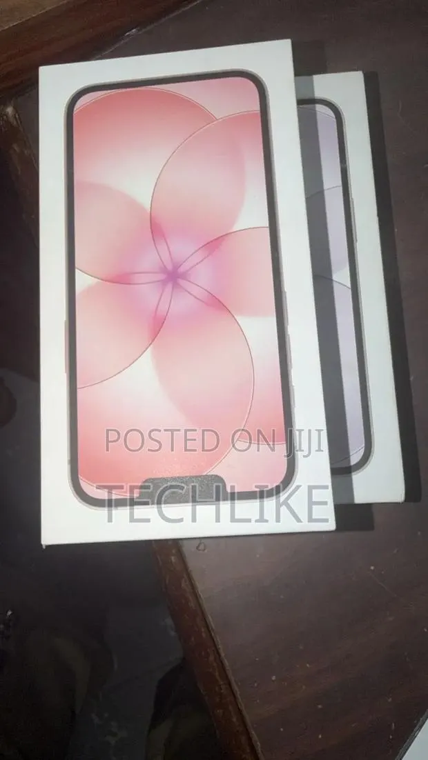 New Apple iPhone 17e 256 GB Black · Photo 1