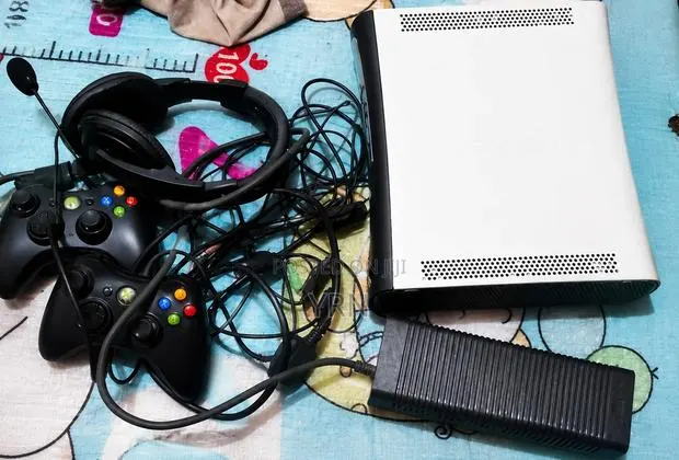 Gaming Console · Photo 1