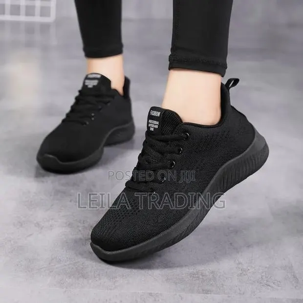 Black Shoe · Photo 1