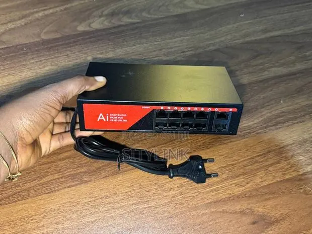 Generic PoE Smart Switch · Photo 1