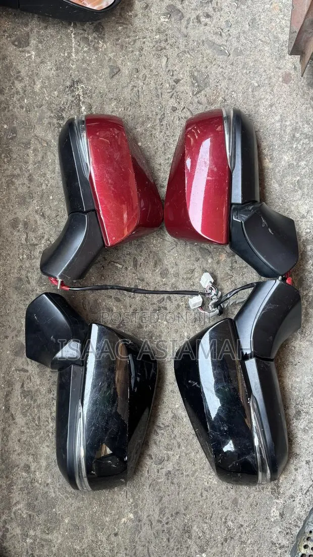 RAV4 2019,2020,2021,2022,2023,2024,2025 Driving Side Mirror · Photo 1