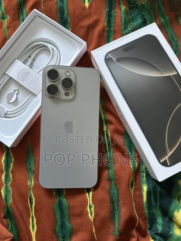 Apple iPhone 16 Pro Max 512 GB Silver · Photo 1