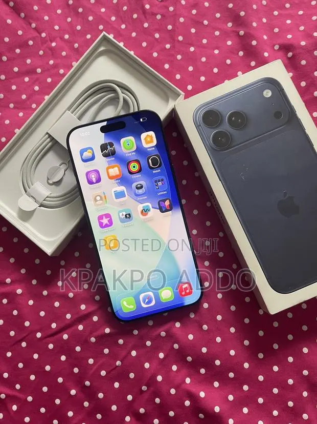 Apple iPhone 17 Pro Max 256 GB Blue · Photo 1