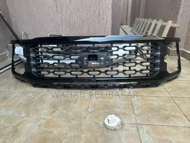 Ford F150 2025 Front Bumper Grill · Photo 1