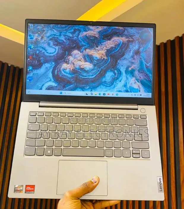 Laptop Lenovo ThinkPad 13 16GB AMD Ryzen 5 SSD 256GB · Photo 1