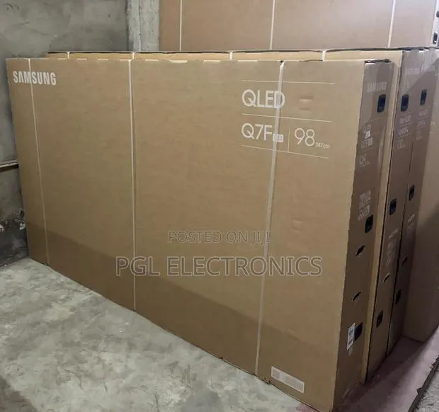 Samsung 98Q7F Massive 98-Inch QLED Smart TV. Vision AI · Photo 1