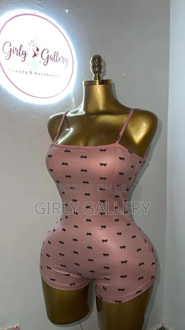 Lingerie/Loungewear · Photo 1