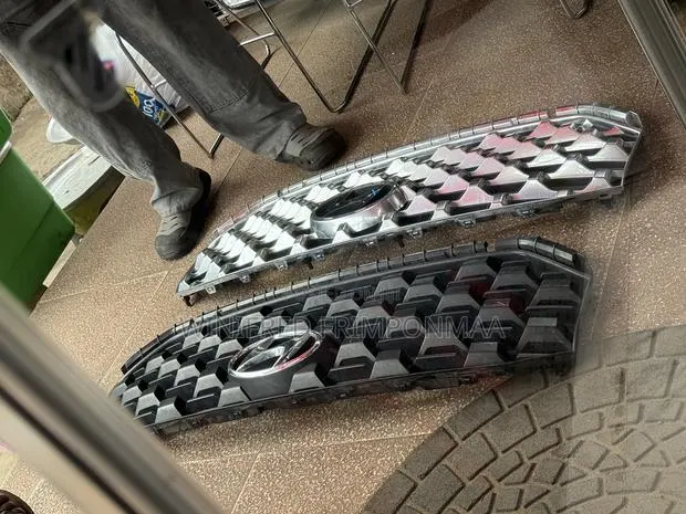 Hyundai Santafe 2020,2021,2022,2023 Front Shells · Photo 1