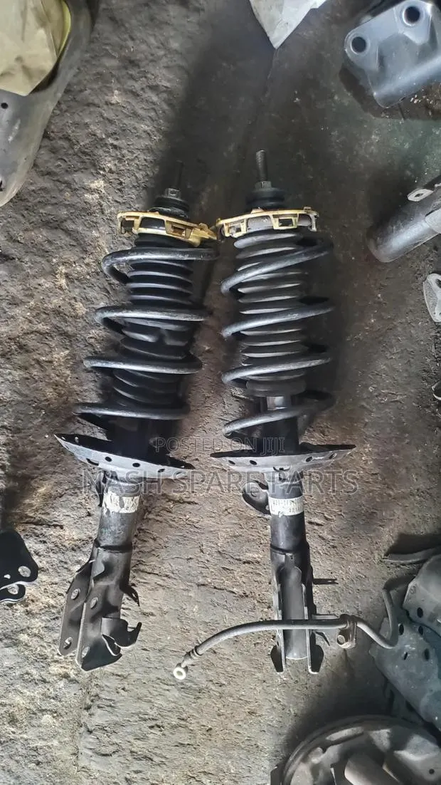 Honda Fit Front Shock Absorber · Photo 1