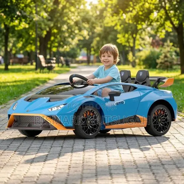 Lamborghini Huracán STO Kids' Electric Ride-on Toy Car · Photo 2