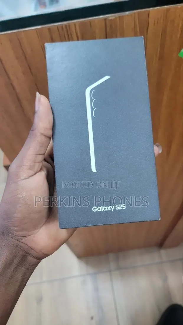 New Samsung Galaxy S25 256 GB Blue · Photo 3
