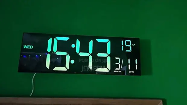 Wall Digital Clock Blue · Photo 1
