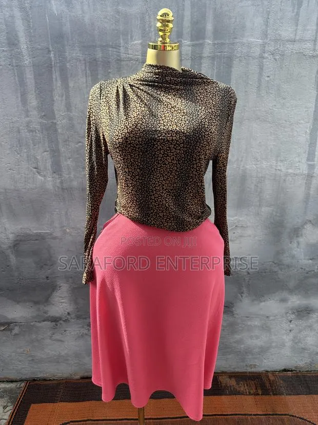 Long Sleeved Top and Pocketed Skirt · Photo 2