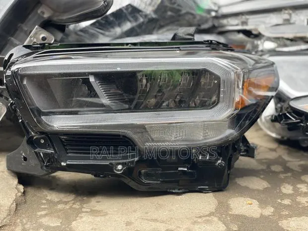 Tacoma 2022 Headlight Driver Side · Photo 1