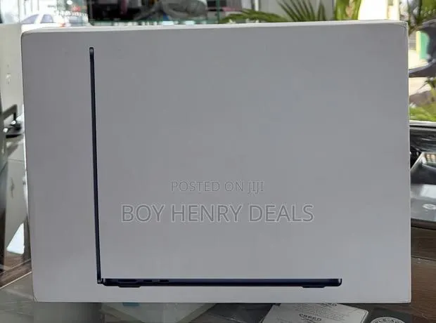 New Laptop Apple MacBook Air 2024 M3 16GB Apple M3 SSD 512GB · Photo 1