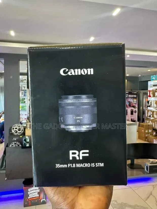 Canon RF 35mm F/1.8 Macro IS STM Lens · Photo 1