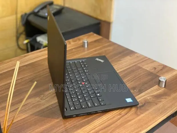 New Laptop Dell Latitude 7280 8GB Intel Core i5 SSD 256GB · Photo 1