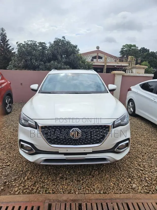 MG HS 20T DCT Comfort 2019 White · Photo 1
