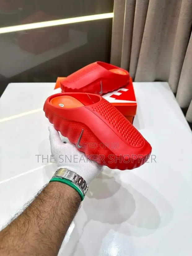 Nike Mind 001 Mule/ Solar Red · Photo 1