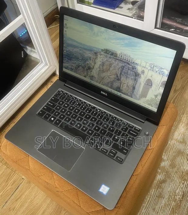Laptop Dell Vostro 5468 8GB Intel Core i5 SSD 256GB · Photo 1