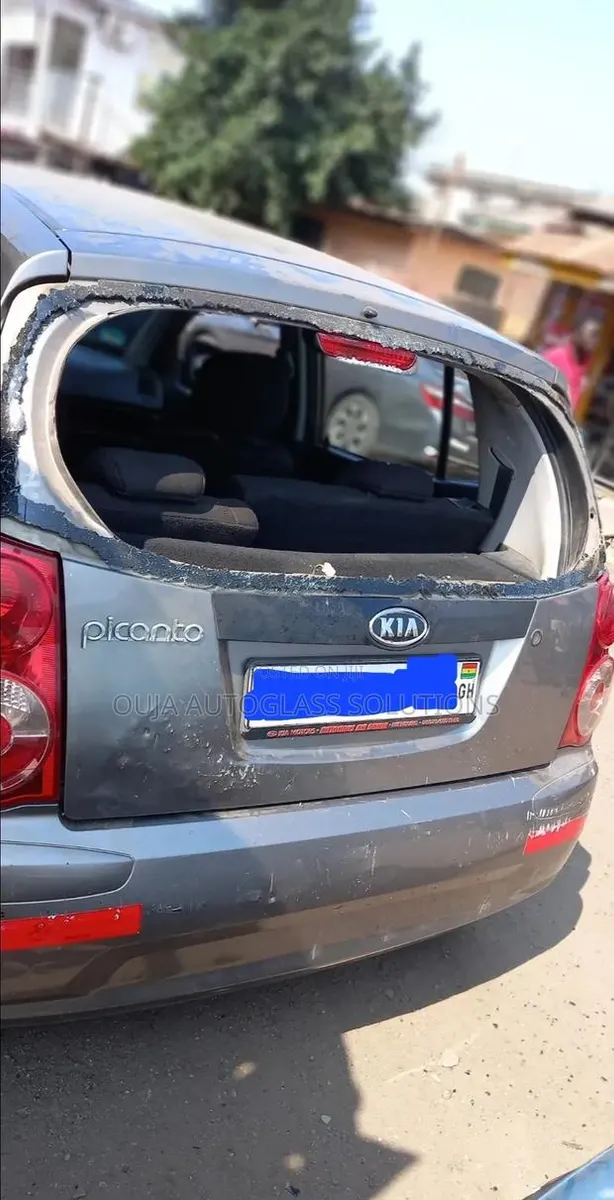 2004- 2011 Kia Picanto Morning Rear Window Glass Available · Photo 1