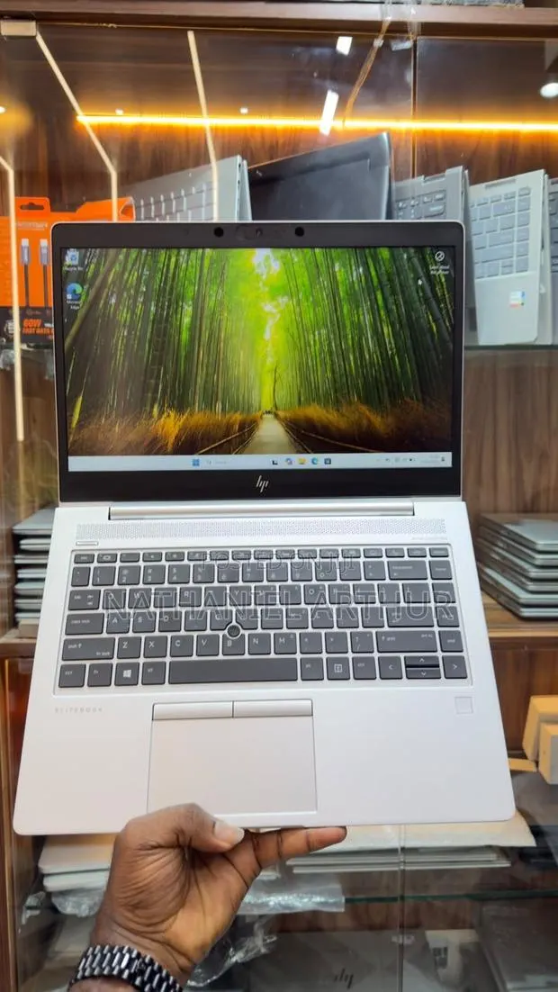 New Laptop HP EliteBook 830 G6 8GB Intel Core i5 SSD 256GB · Photo 1
