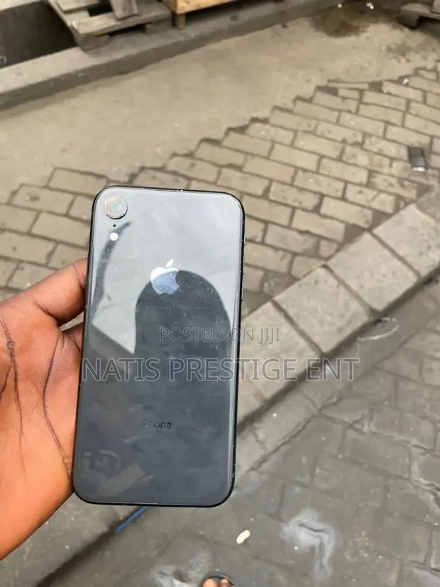 Apple iPhone X 64 GB Black · Photo 1