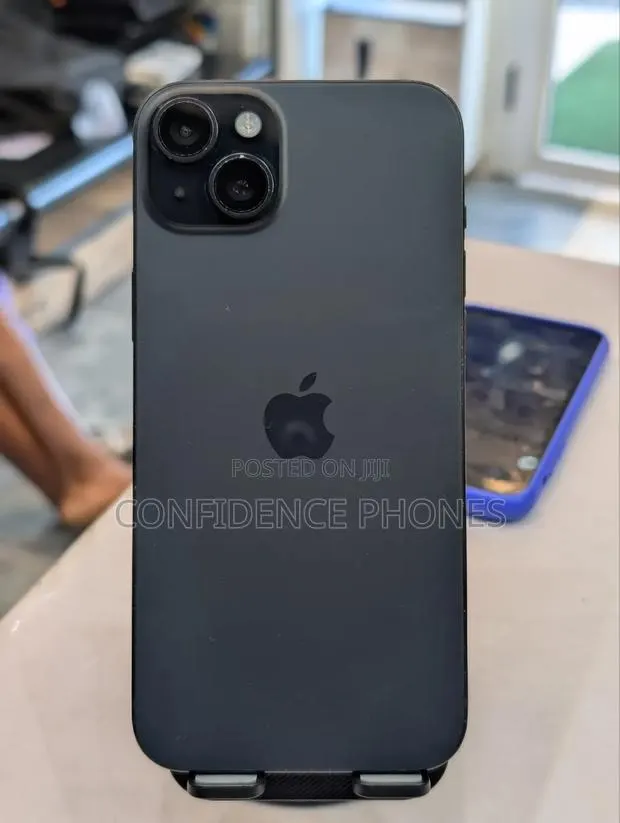 Apple iPhone 15 Plus 128 GB Black · Photo 1