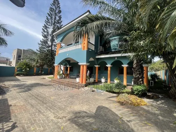 7bdrm Duplex in East Legon for rent · Photo 1