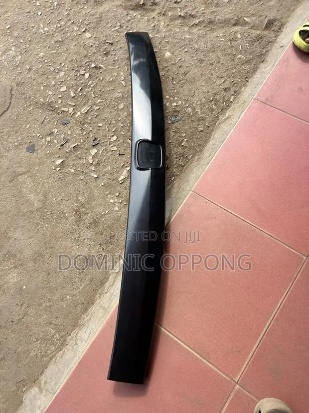 Honda CRV 2023-2025 Boot Molding · Photo 1
