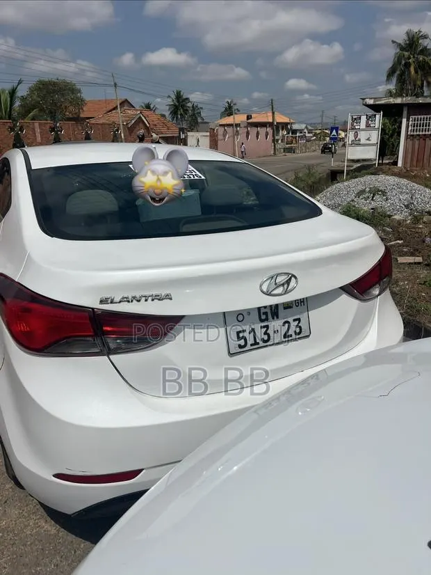 Hyundai Elantra 2013 White · Photo 1