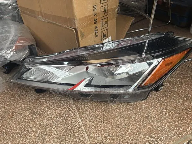 Headlight Nissan Kicks 2020-2021-2023 · Photo 1