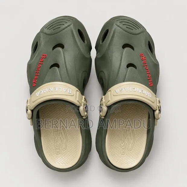 Balenciaga Clogs · Photo 1