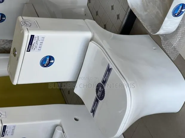 Square Master Water Closet ,Wc (2070) · Photo 1