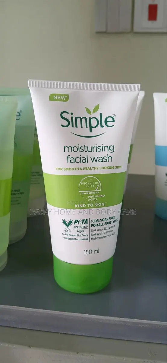 Simple Moisturising Facial Wash · Photo 1