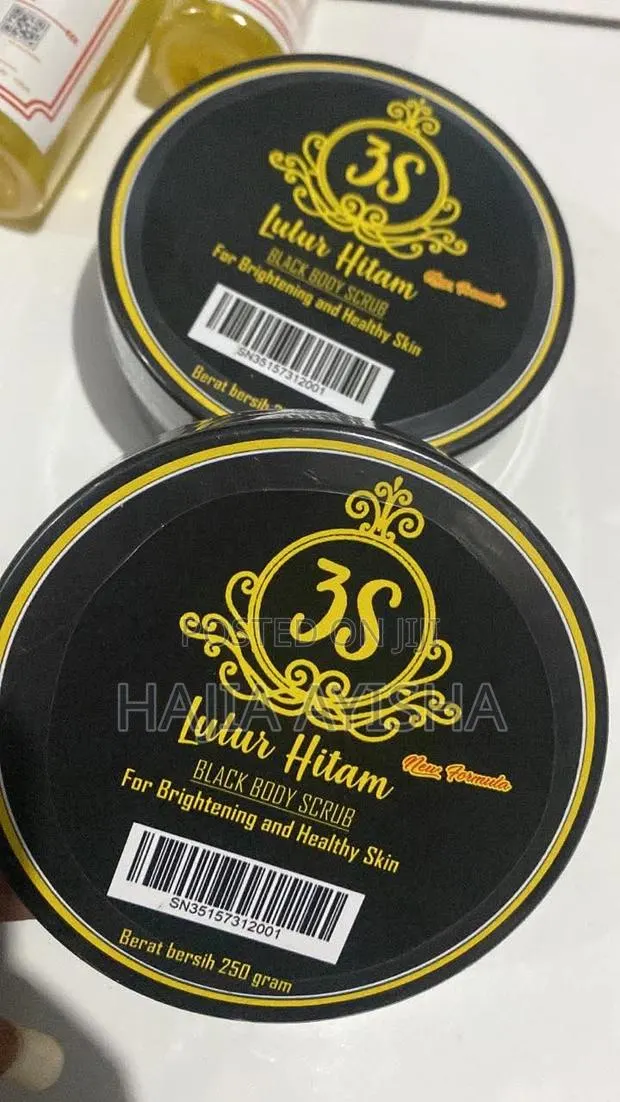 LuluHitam Black Body Scrub–Deep Cleansing Brightening Body Exfoliator · Photo 1