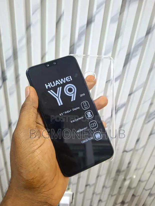 New Huawei Y9 2019 128 GB Black · Photo 1