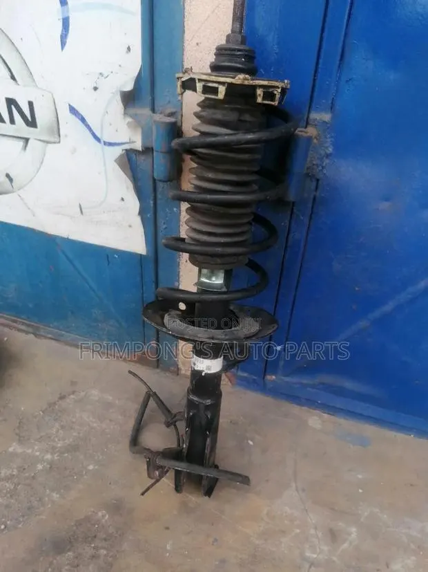Honda Fit 2016 Front Shocks Absorber Passenger Side · Photo 1
