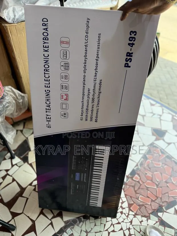 Psr 493 Teaching Keyboard · Photo 1