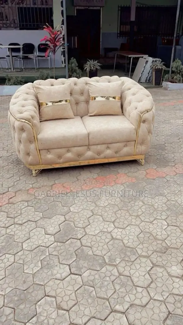 2 in 1 Sofa Seater · Photo 1