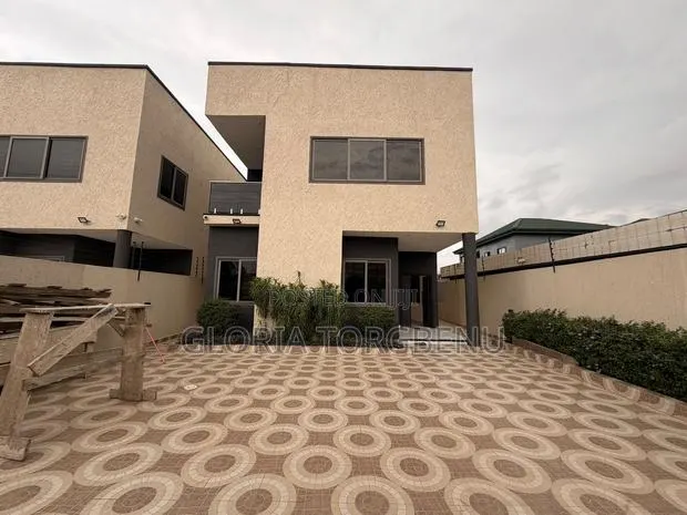 4bdrm Apartment in Ashaley Botwe for rent · Photo 1