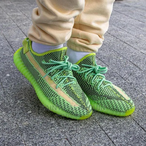 Yeezy Boost 350 · Photo 1