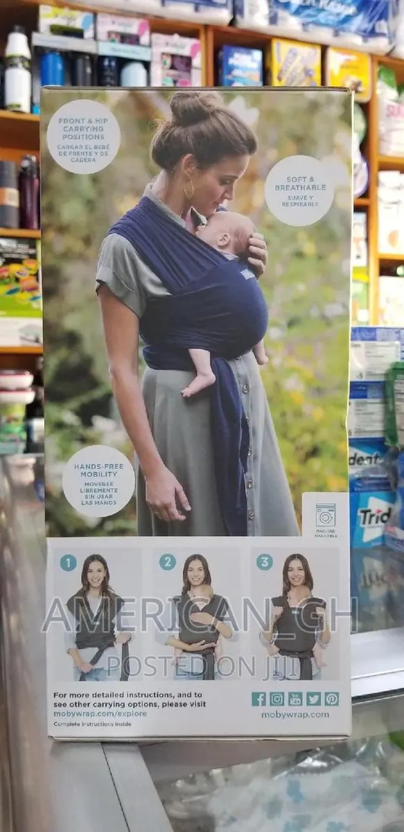 Moby Classic Baby Carrier Wrap · Photo 4
