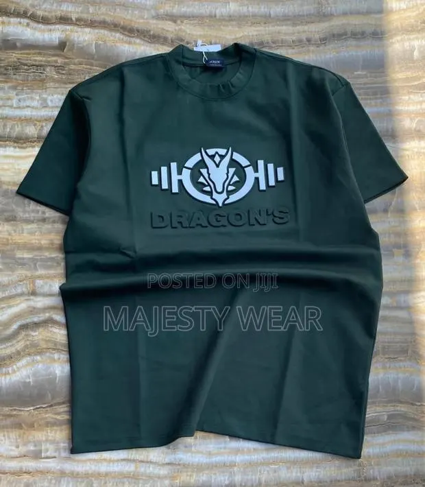 All Season Club -T Shirt · Photo 1