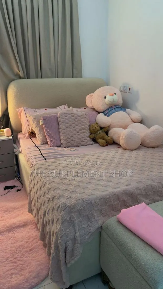 Double Bed Frame With Ottoman/ Storage Bench · Photo 1